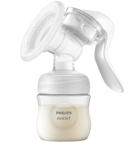 Mulher amamentando seu beb&ecirc; rec&eacute;m-nascido