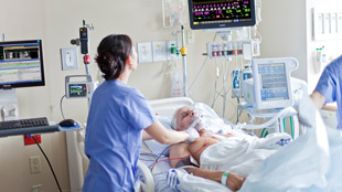 Menos mudan&ccedil;as de suprimentos significa menos toques no paciente.