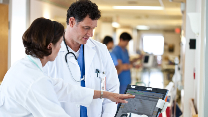 Juntos somos mais fortes: como as parcerias público-privadas estão ampliando o acesso aos cuidados na América Latina