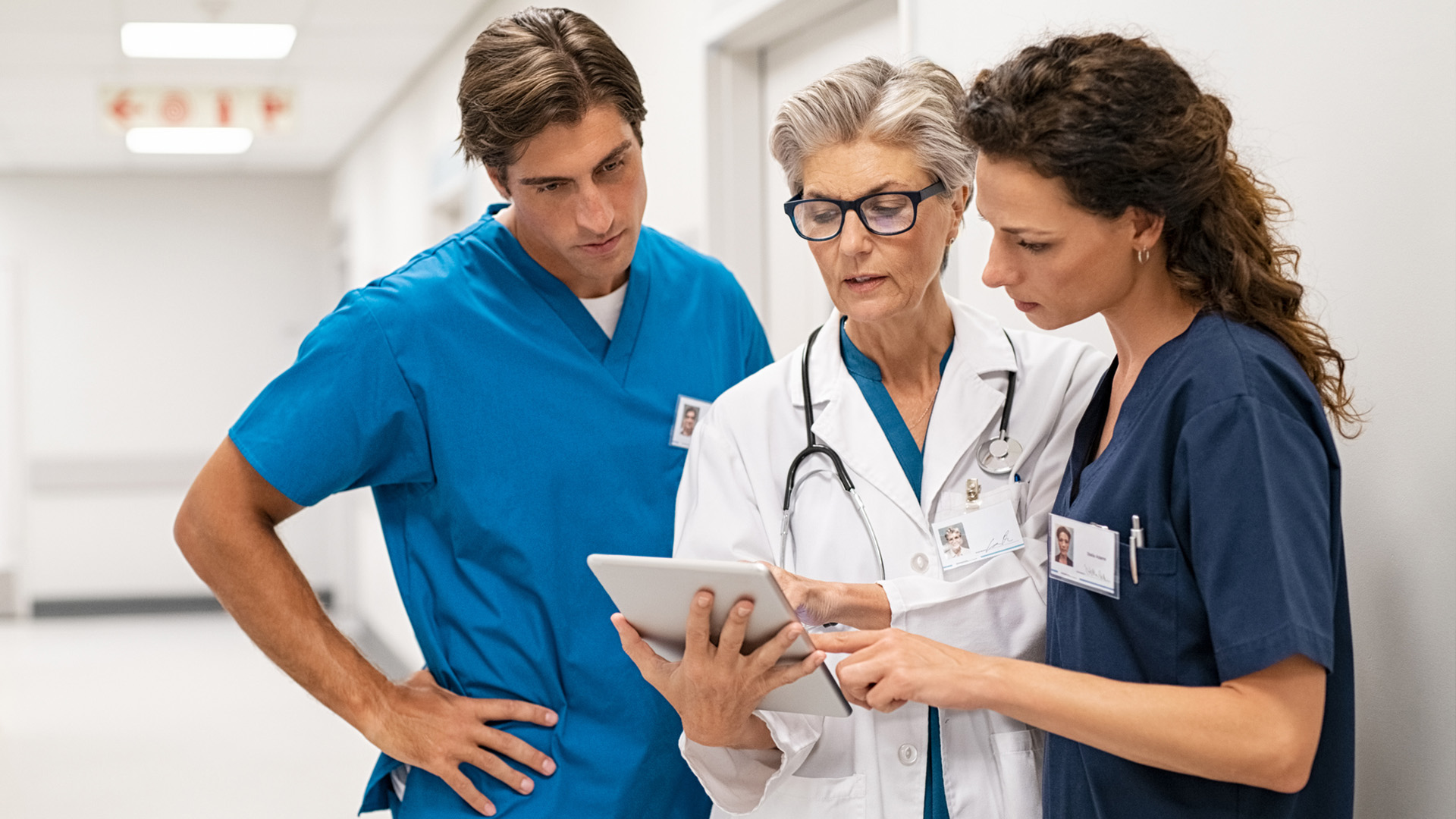 Relatório da Philips destaca a importância das parcerias no ecossistema de saúde e a urgência em abordar a escassez de mão de obra com inovações para levar o cuidado centrado no paciente