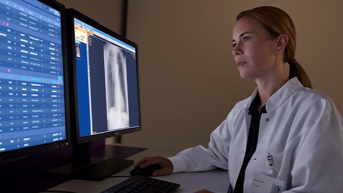 Philips fortalece espa&ccedil;o de trabalho de radiologia habilitado para IA, combinando orquestra&ccedil;&atilde;o de fluxo de trabalho, relat&oacute;rios e aplica&ccedil;&otilde;es cl&iacute;nicas para melhorar a experi&ecirc;ncia do paciente